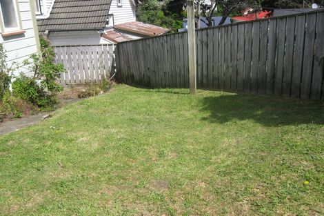 Photo of property in 3-5 Knoll Street, Island Bay, Wellington, 6023