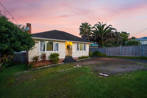 Photo of property in 29 Beaubank Road, Kelston, Auckland, 0602