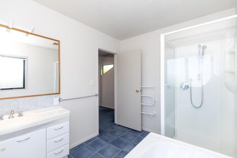 Photo of property in 24 Caversham Drive, Rototuna, Hamilton, 3210