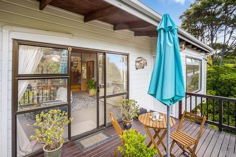 Photo of property in 26 Mceldowney Road, Titirangi, Auckland, 0604