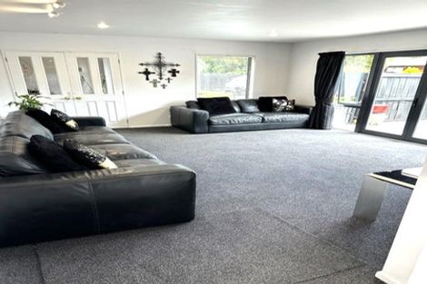 Photo of property in 26a Crofton Road, Harewood, Christchurch, 8051