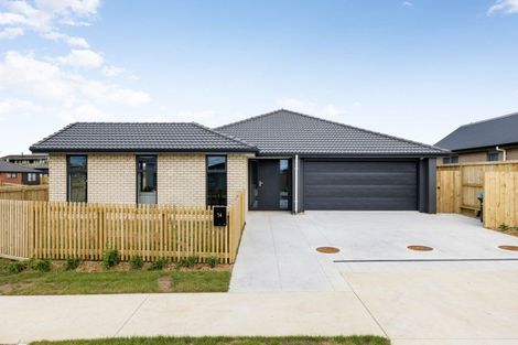 Photo of property in 54 Waruhia Crescent, Rototuna North, 3281