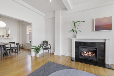 Photo of property in Inverleith Apartments, 3/306 Oriental Parade, Oriental Bay, Wellington, 6011