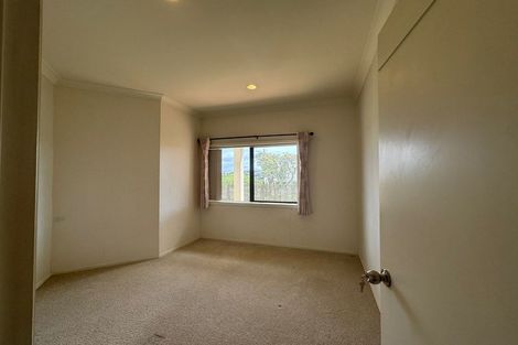 Photo of property in 1 Capistrano Mews, Goodwood Heights, Auckland, 2105