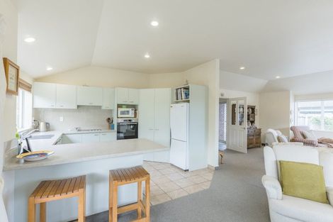 Photo of property in 100 Michael Road, Paraparaumu Beach, Paraparaumu, 5032