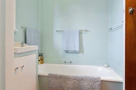 Photo of property in 38 Clare Street, Cambridge, 3434