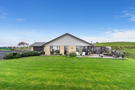 Photo of property in 137 Tuparekura Road, South Head, Helensville, 0874