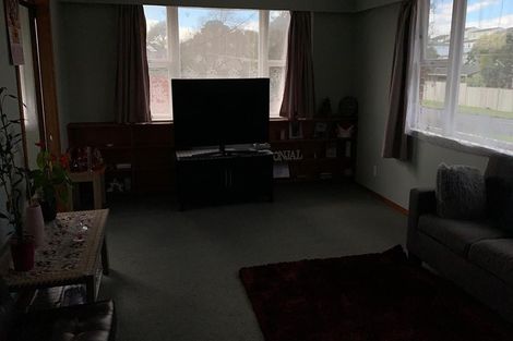 Photo of property in 16 Mcleod Road, Henderson, Auckland, 0612