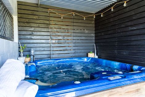 Photo of property in 3 Bickerstaffe Road, Maungaturoto, 0520