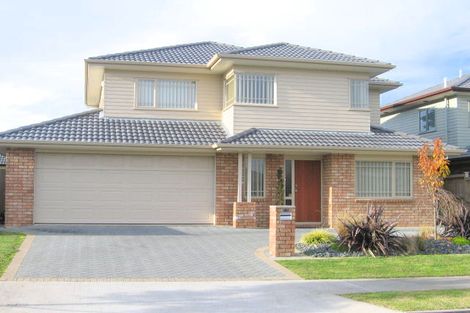 Photo of property in 14 Dalcross Drive, Flat Bush, Auckland, 2016