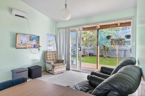 Photo of property in 1 Blake Street, Waitara, 4320