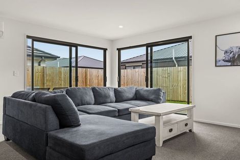 Photo of property in 17 Bill Hammond Drive, Belfast, 8051