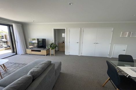 Photo of property in 31 Discovery Place, Marfell, New Plymouth, 4310