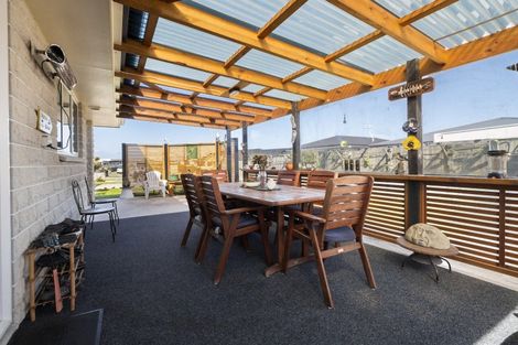 Photo of property in 12 Malthus Place, Foxton Beach, Foxton, 4815