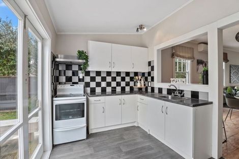 Photo of property in 2 Makomako Street, Frankton, Hamilton, 3204