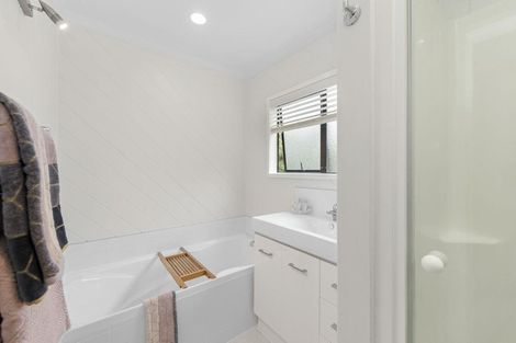 Photo of property in 1/117 Daffodil Street, Titirangi, Auckland, 0604