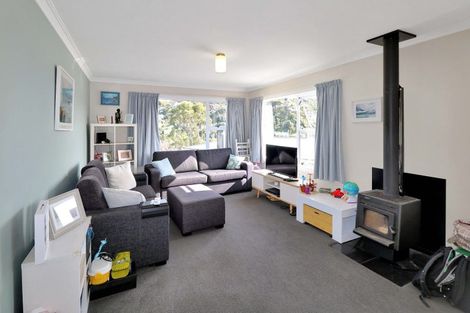 Photo of property in 27 Kellsmere Crescent, Island Bay, Wellington, 6023