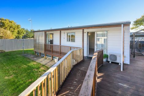 Photo of property in 44 Kaimanawa Street, Kelvin Grove, Palmerston North, 4414