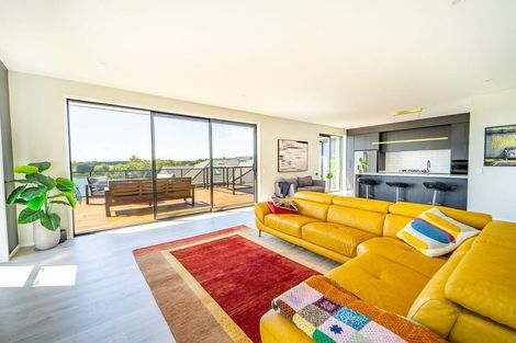 Photo of property in 32 Oyster Place, Omokoroa, 3114