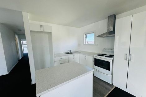 Photo of property in 3/4313 Great North Road, Glendene, Auckland, 0602