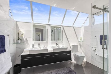 Photo of property in 100 Bramley Drive, Farm Cove, Auckland, 2012