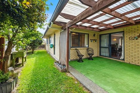 Photo of property in 19 Reybert Place, Massey, Auckland, 0614