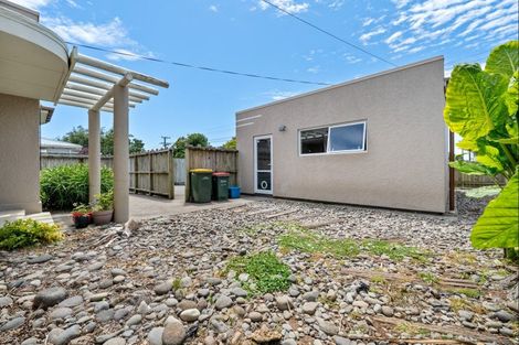 Photo of property in 180 Brooklands Road, Vogeltown, New Plymouth, 4310