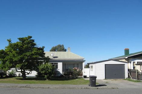 Photo of property in 13 Rhodes Street, Waimate, 7924