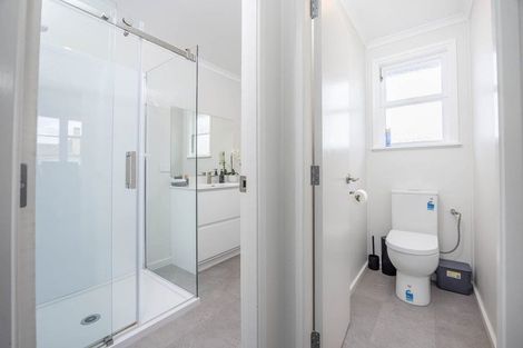 Photo of property in 194 Clarkin Road, Fairfield, Hamilton, 3214