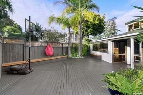 Photo of property in 5 Hutchinsons Road, Bucklands Beach, Auckland, 2014