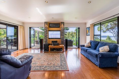 Photo of property in 112 Wood Bay Road, Titirangi, Auckland, 0604