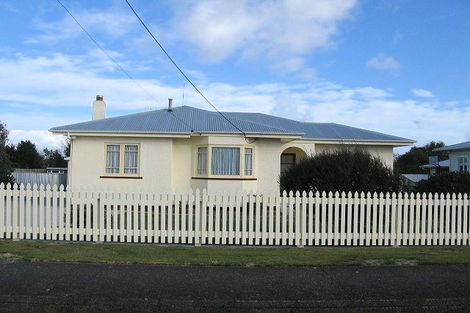 Photo of property in 17 Wellington Street, Feilding, 4702