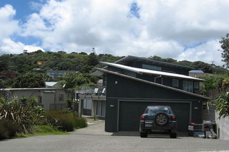 Photo of property in 82 Waitea Road, Muriwai, Waimauku, 0881