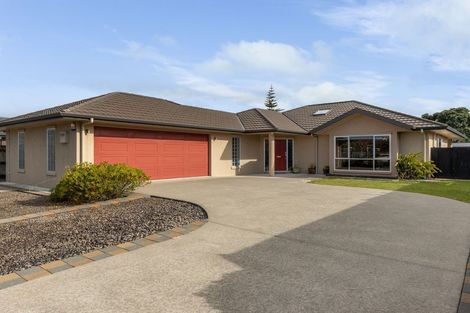 Photo of property in 2 Fuller Close, Levin, 5510