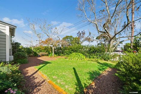 Photo of property in 2/2 Evan Street, Belmont, Auckland, 0622