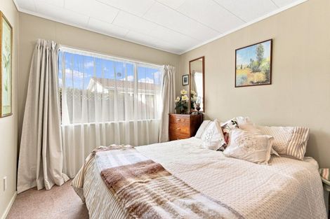 Photo of property in 2 Warwick Place, Springvale, Whanganui, 4501