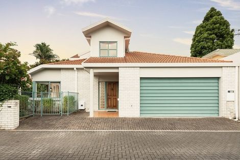 Photo of property in 5 Edgecumbe Way, Tauranga, 3110