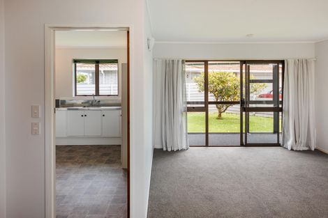 Photo of property in 5 Herbert Avenue, Cloverlea, Palmerston North, 4412