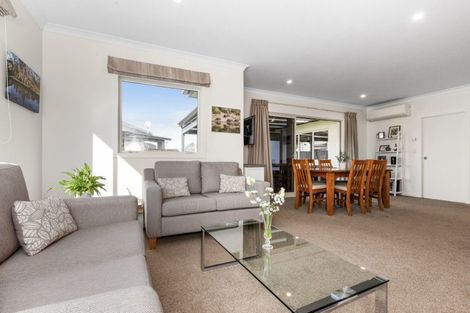 Photo of property in 12 Rotoiti Way, Poraiti, Napier, 4112