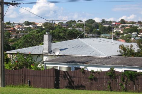 Photo of property in 1/23 Masterton Road, Rothesay Bay, Auckland, 0630