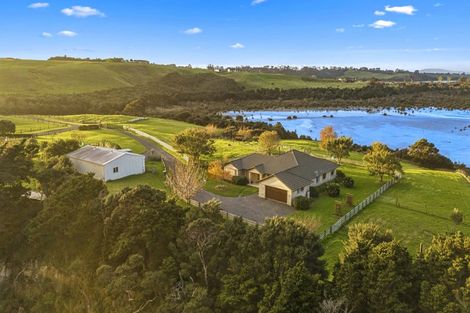 Photo of property in 68d Tuparekura Road, South Head, Helensville, 0874