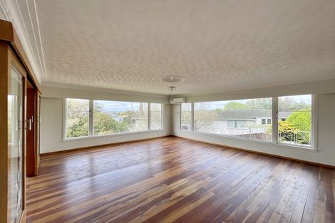 Photo of property in 3 Taha Road, Te Atatu South, Auckland, 0610