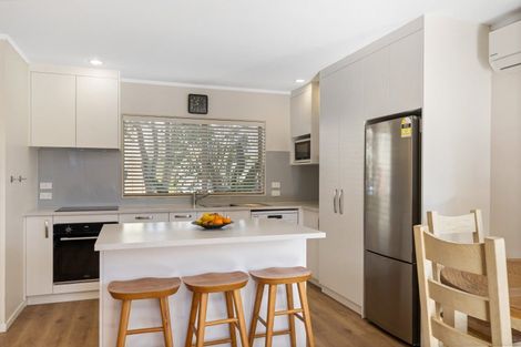 Photo of property in 2 Elwarth Way, Ranui, Auckland, 0612