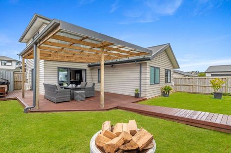 Photo of property in 2 Magnolia Lane, Kaukapakapa, Helensville, 0875