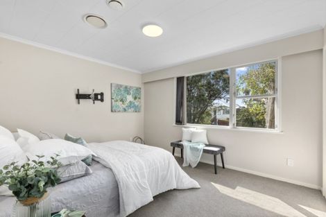 Photo of property in 5 Camellia Terrace, Maungaraki, Lower Hutt, 5010