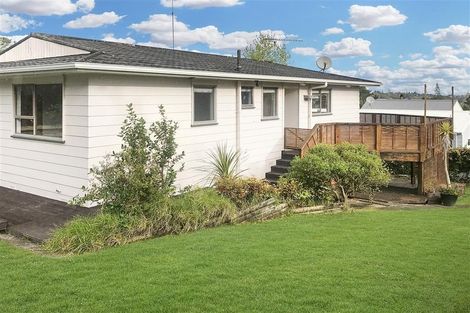 Photo of property in 21 Lavery Place, Sunnynook, Auckland, 0632