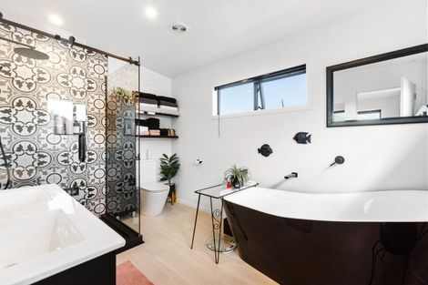 Photo of property in 21 Little Maude Drive, Lake Hawea, Wanaka, 9382