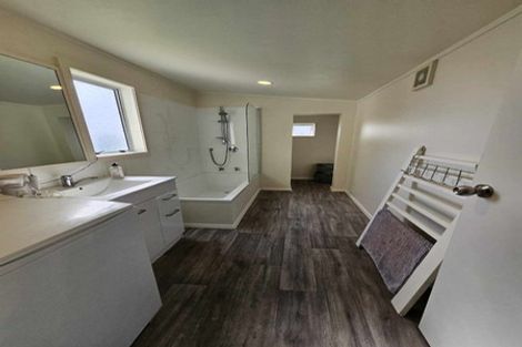 Photo of property in 33 Rangiora Street, Castlecliff, Whanganui, 4501