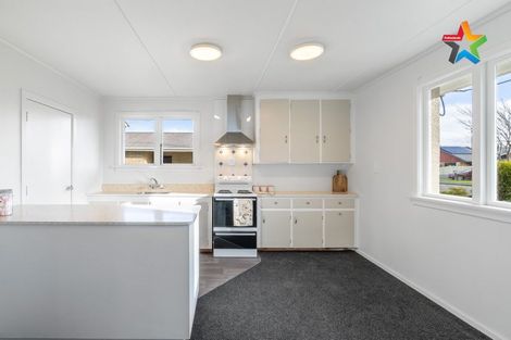 Photo of property in 15 Park Street, Winton, 9720