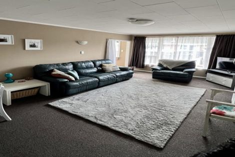 Photo of property in 1/6 Moeraki Road, Maoribank, Upper Hutt, 5018